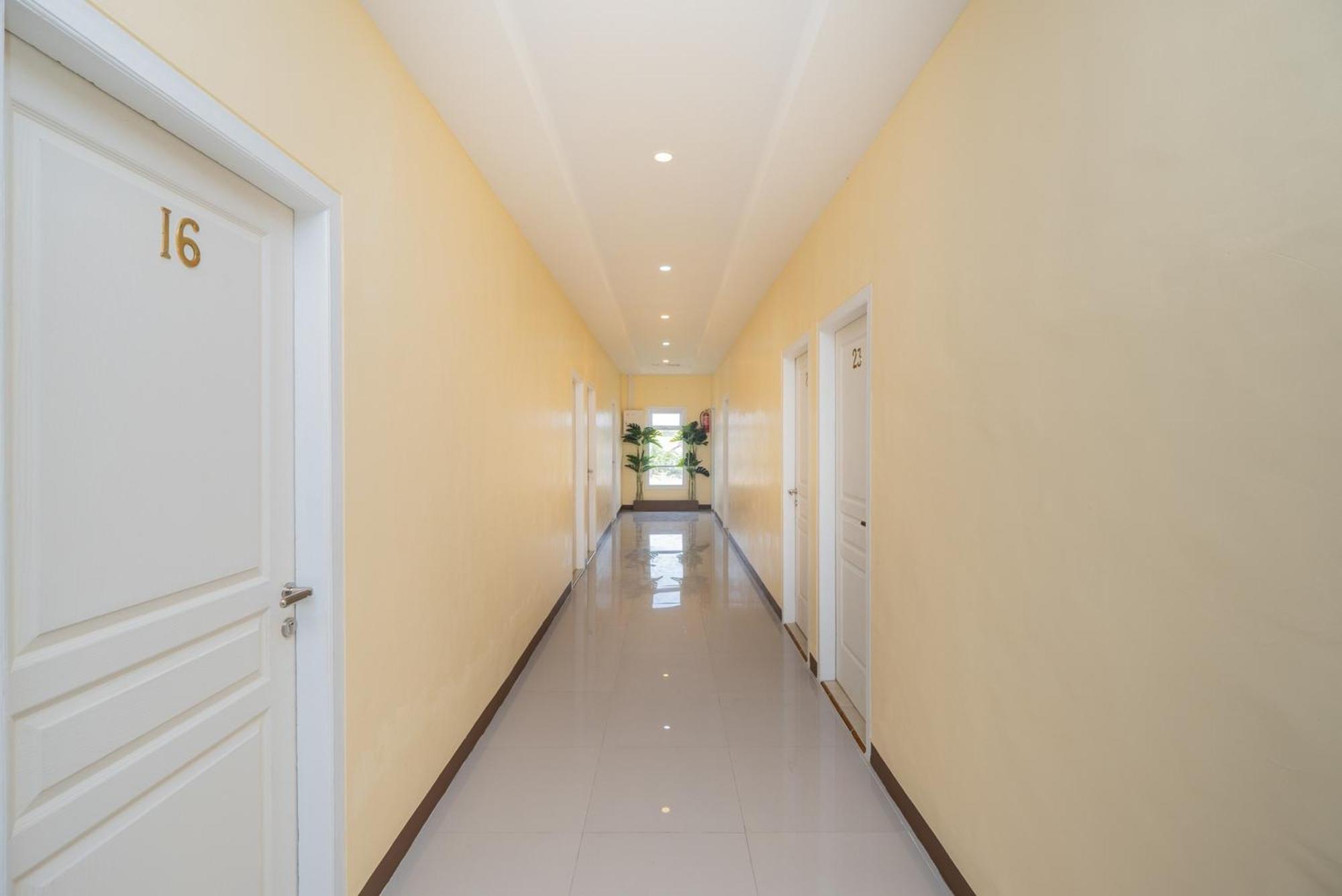 Reddoorz Syariah Near Rsud Dr Iskak Tulungagung Hotel Kedungwaru Luaran gambar
