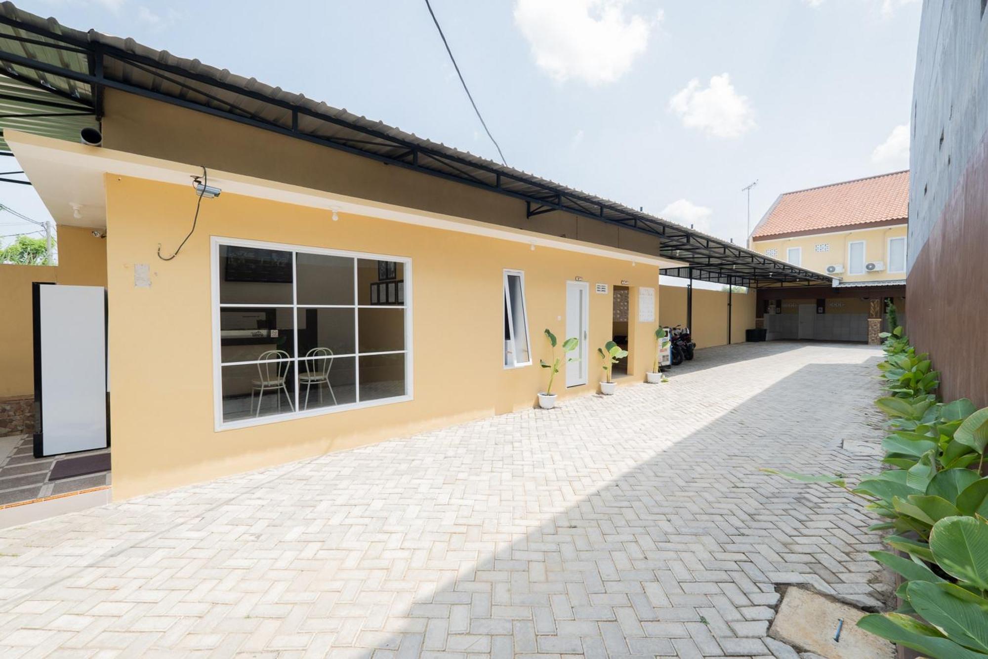Reddoorz Syariah Near Rsud Dr Iskak Tulungagung Hotel Kedungwaru Luaran gambar