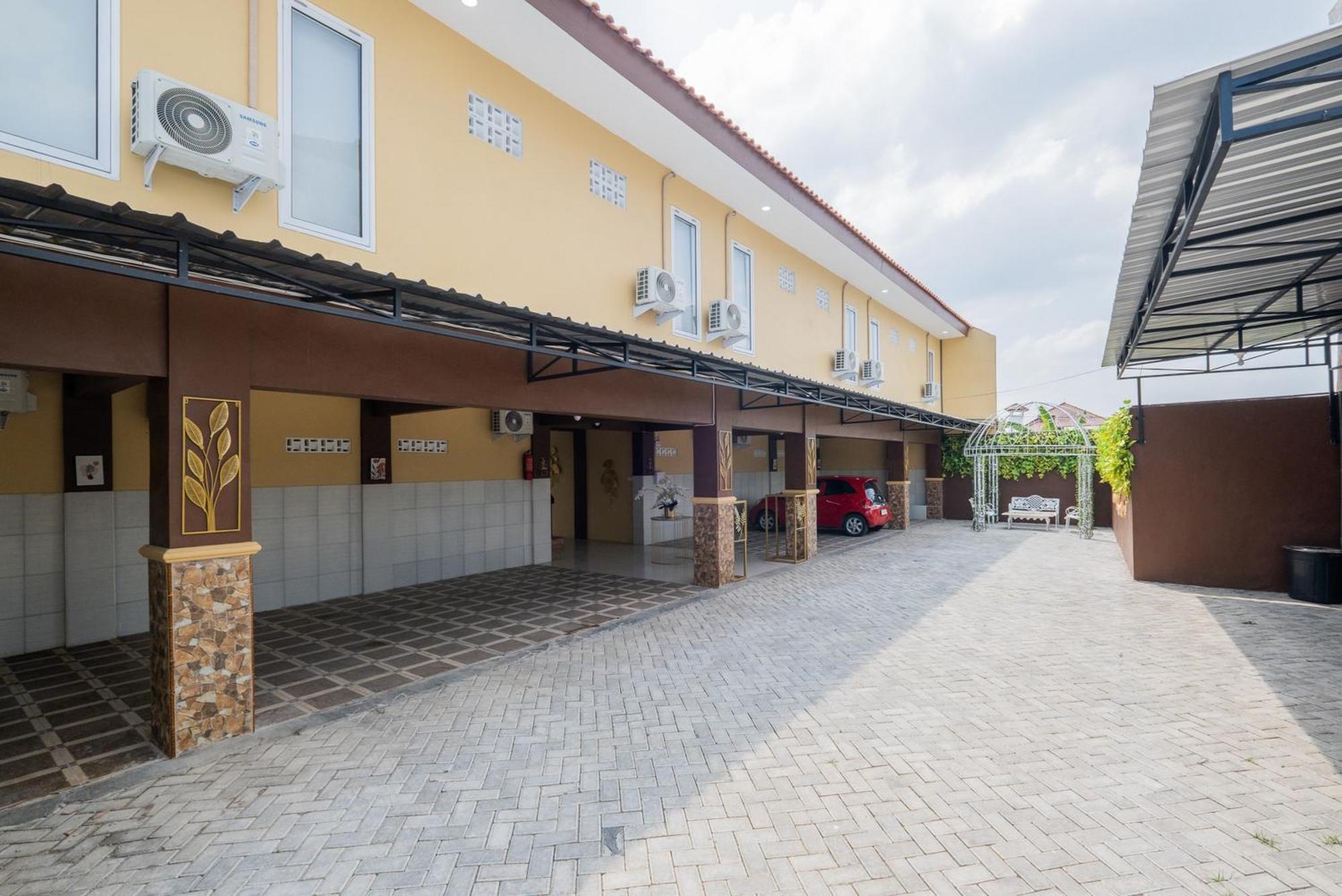 Reddoorz Syariah Near Rsud Dr Iskak Tulungagung Hotel Kedungwaru Luaran gambar