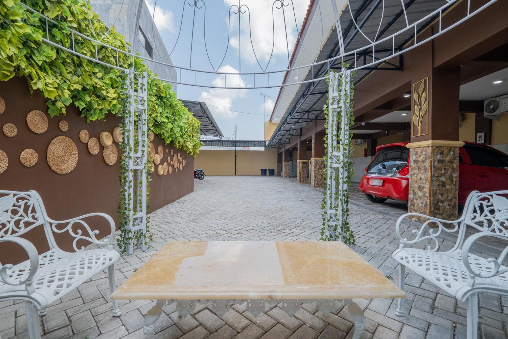 Reddoorz Syariah Near Rsud Dr Iskak Tulungagung Hotel Kedungwaru Luaran gambar