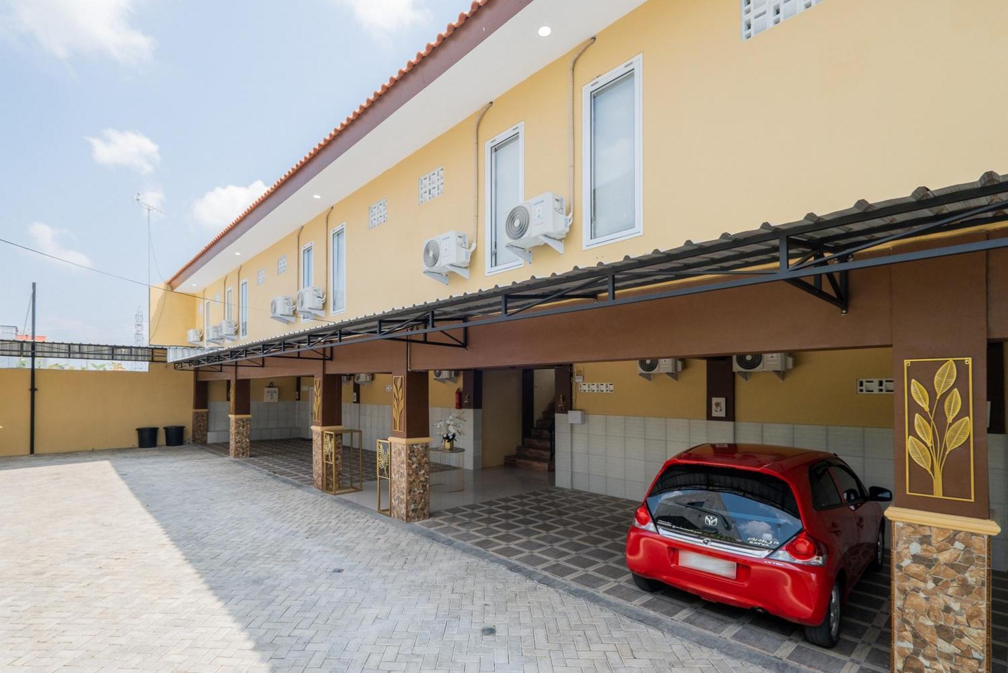 Reddoorz Syariah Near Rsud Dr Iskak Tulungagung Hotel Kedungwaru Luaran gambar