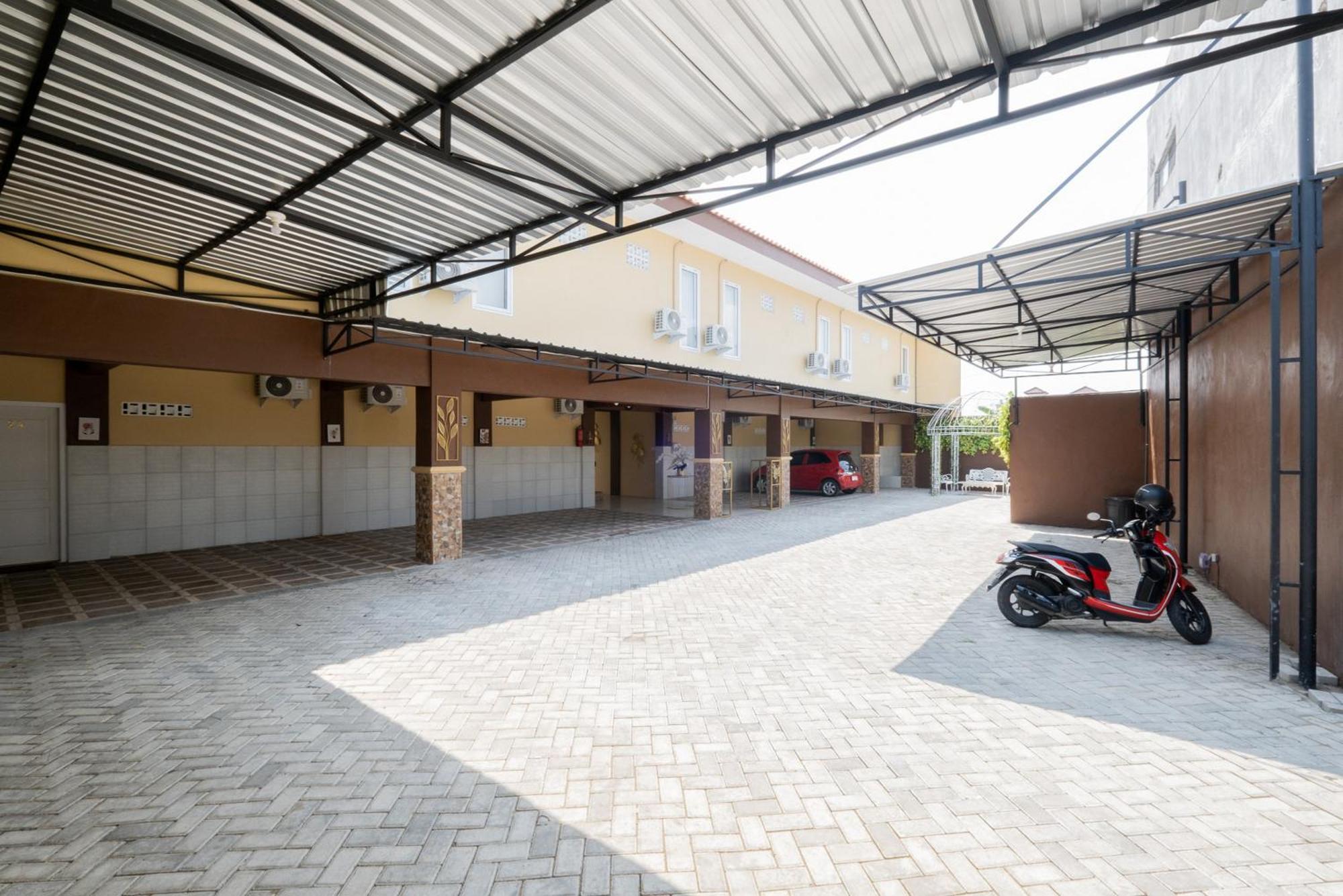 Reddoorz Syariah Near Rsud Dr Iskak Tulungagung Hotel Kedungwaru Luaran gambar