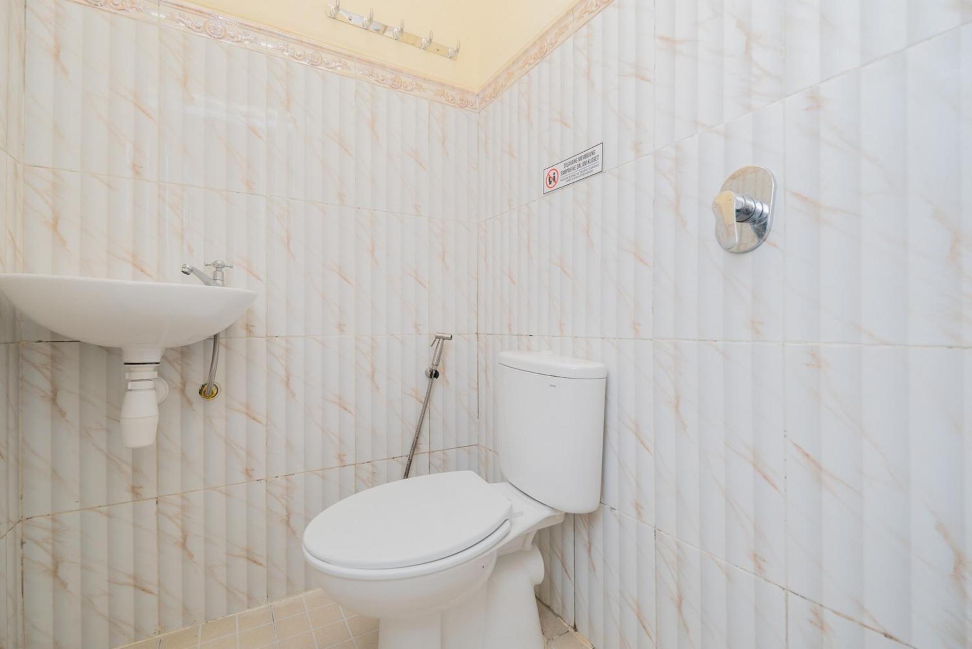 Reddoorz Syariah Near Rsud Dr Iskak Tulungagung Hotel Kedungwaru Luaran gambar